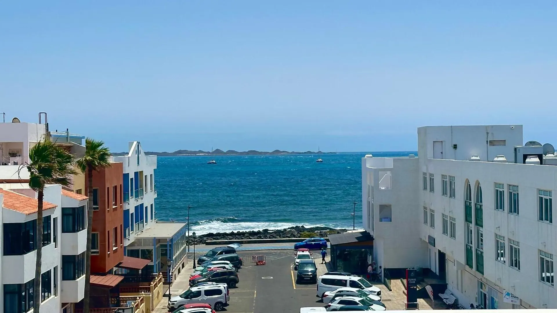 Stunning Sea View Apartment With Big Balcony In The Center Corralejo